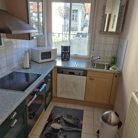 Ruhige, Helle Gartenwohnung, 3 Minuten Zur Bahn, 40 Minuten Zum Oktoberfest, 65 Qm